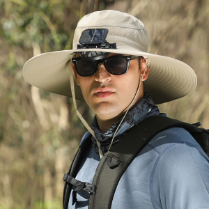 A Outdoor Wide Brim Sun Hat With Solar Fan