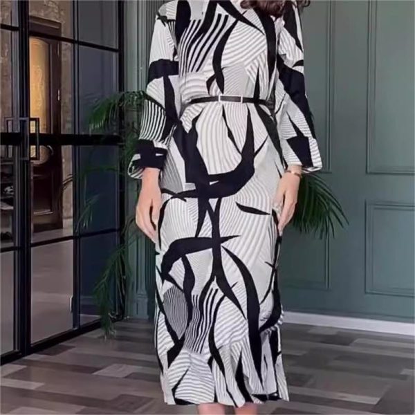 Elegant Round Neck Stretch Dress With Belt